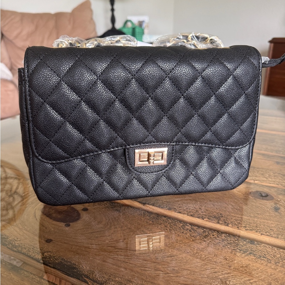 Chic Black Quilted Crossbody Bag